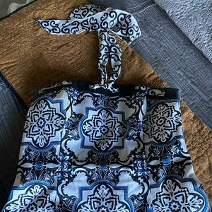 𝐁𝐥𝐚𝐜𝐤 𝐖𝐡𝐢𝐭𝐞 𝐌𝐚𝐫𝐤𝐞𝐭 Ladies Top